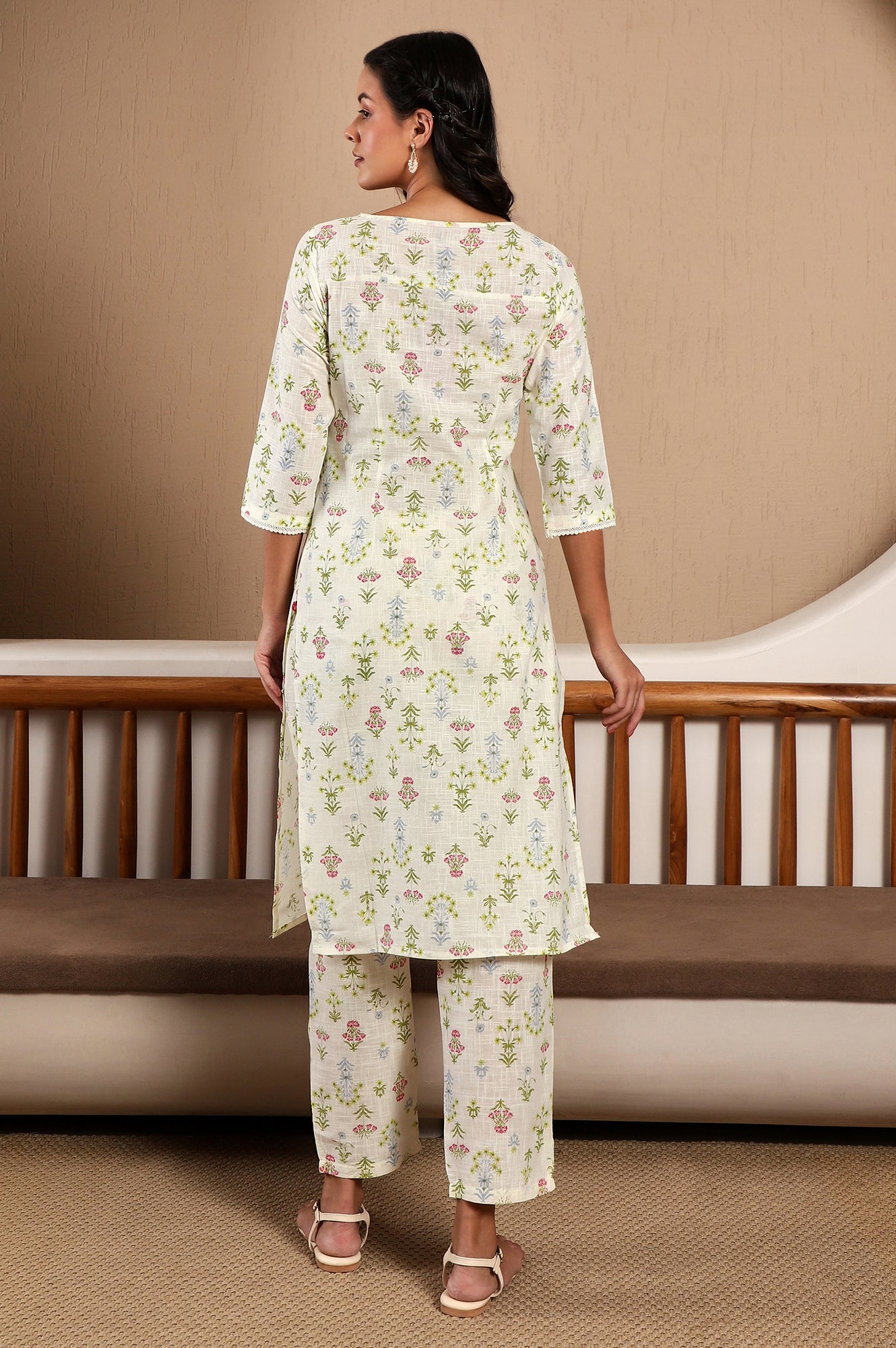 White Floral Printed Pure Cotton Straight Kurta and Pants Co-ord Set - View 3