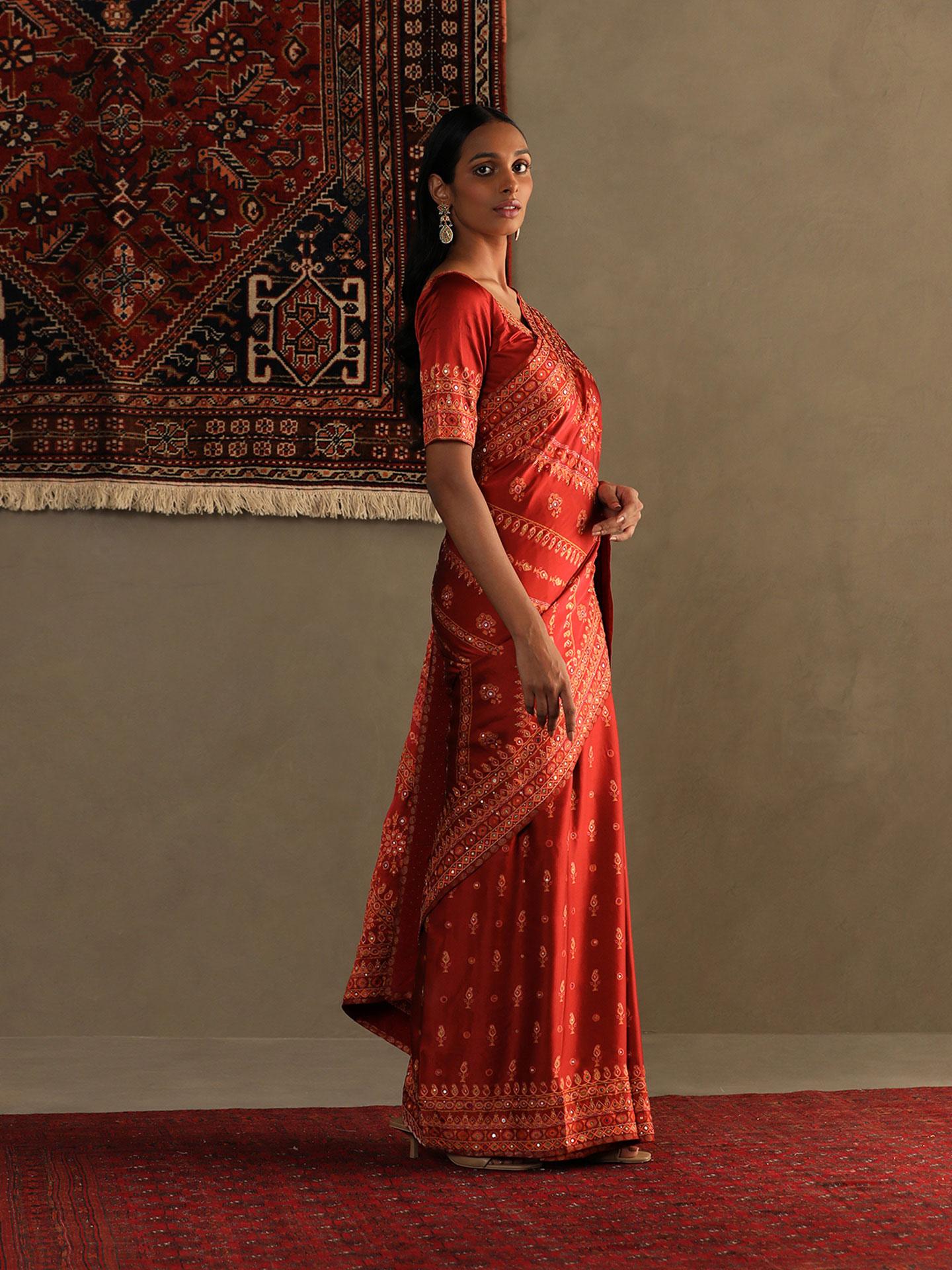 Lava Red Darpan Saree With Unstitched Blouse - View 3