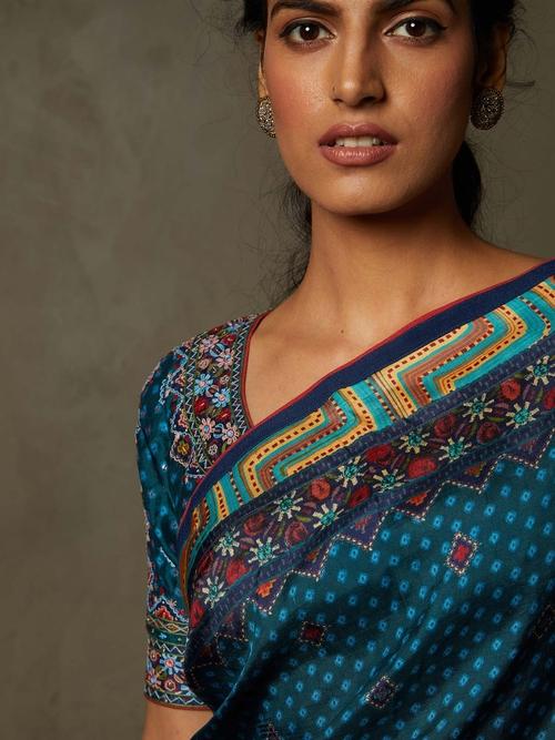 Teal & Navy Chowki Saree With Unstitched Blouse - View 3